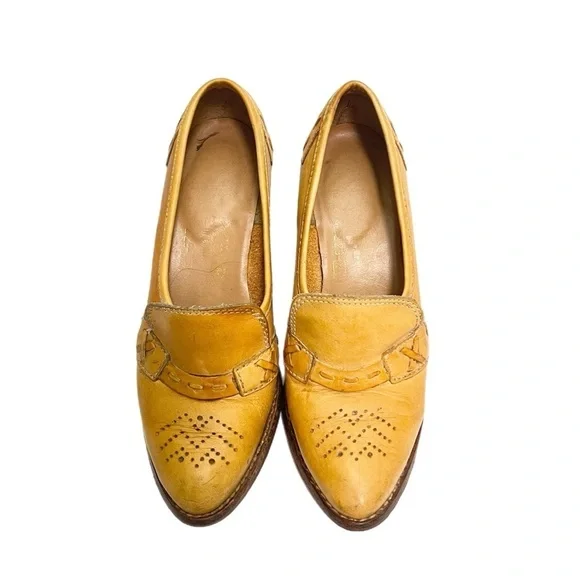 Vintage 1970s tan leather embellished slip on boho heels - Picture 3 of 8